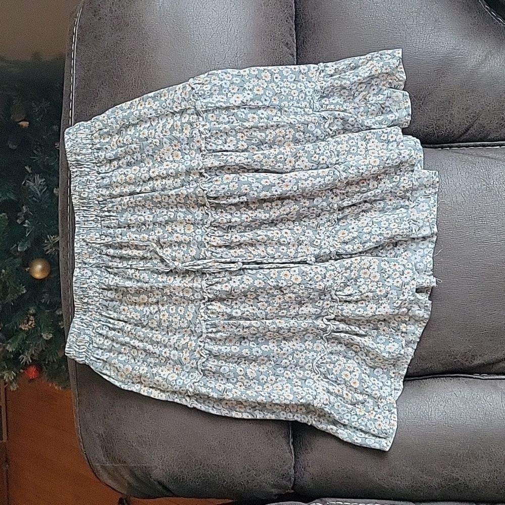 Flower skirt, size Medium